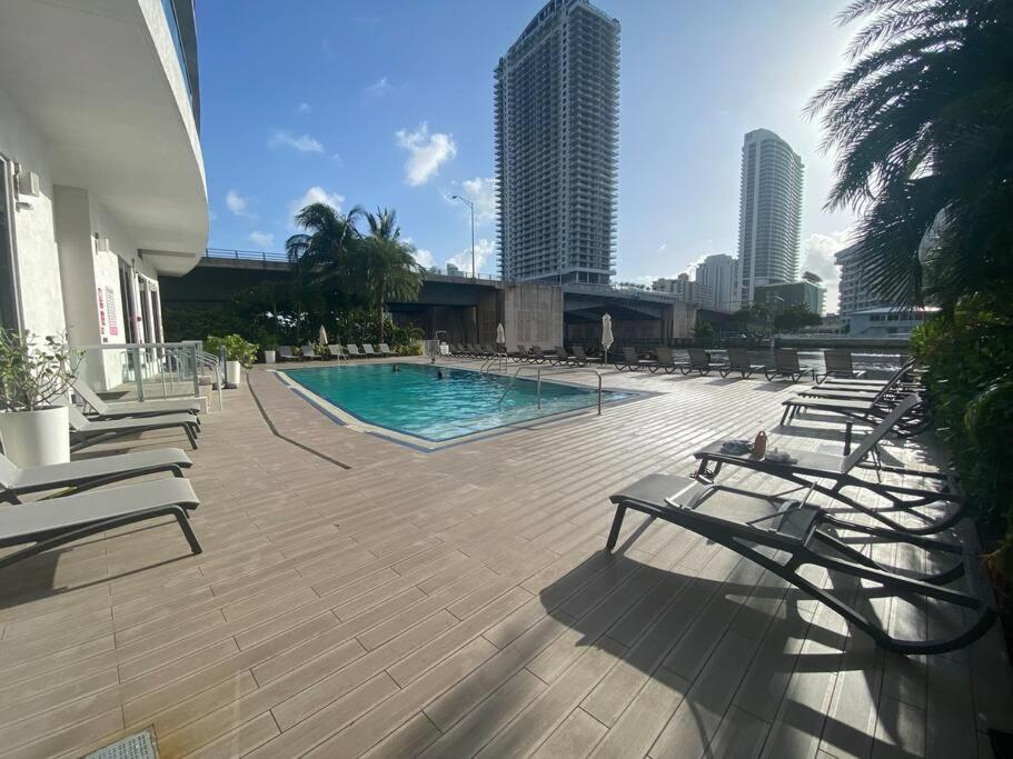 Amazing Studio Beach Walking Distance! 26B 哈兰代尔海滩 外观 照片